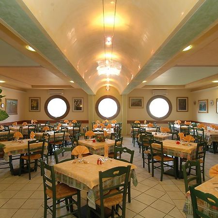 Hotel Ristorante Il Pirata San Vito di Leguzzano Экстерьер фото